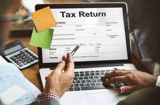 How Do Amazon Businesses File Tax Returns?